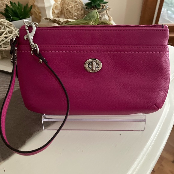 Coach Handbags - Coach Park Leather Medium Wristlet Clutch